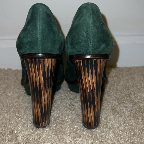 NWOT FENDI Oxblood Leather Pumps w Striped Stack Heel - Picture 5 of 11